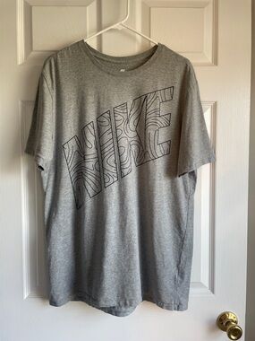 Nike Men's Grey Graphic Short Sleeve Tee